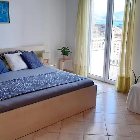 Studio Apartment Green Olive Διαμέρισμα *